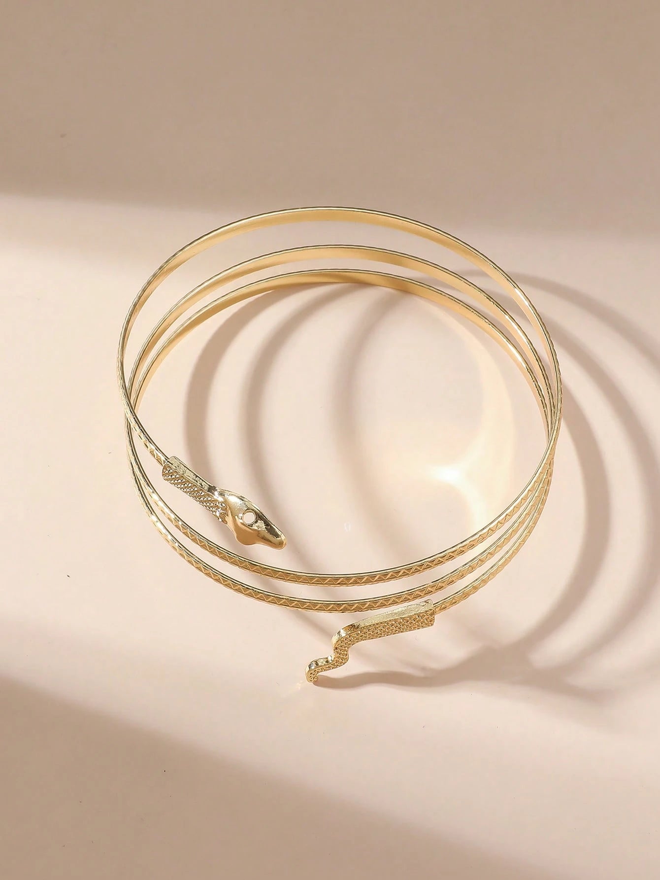 SHEIN 1pc Exaggerated Fashion Metal Coiled Snake Arm Cuff, Minimalist Personalized Open Adjustable Arm Decor For Women, Suitable For Daily Wear (May Have Minor Blemishes Due To Packaging And Shipping)