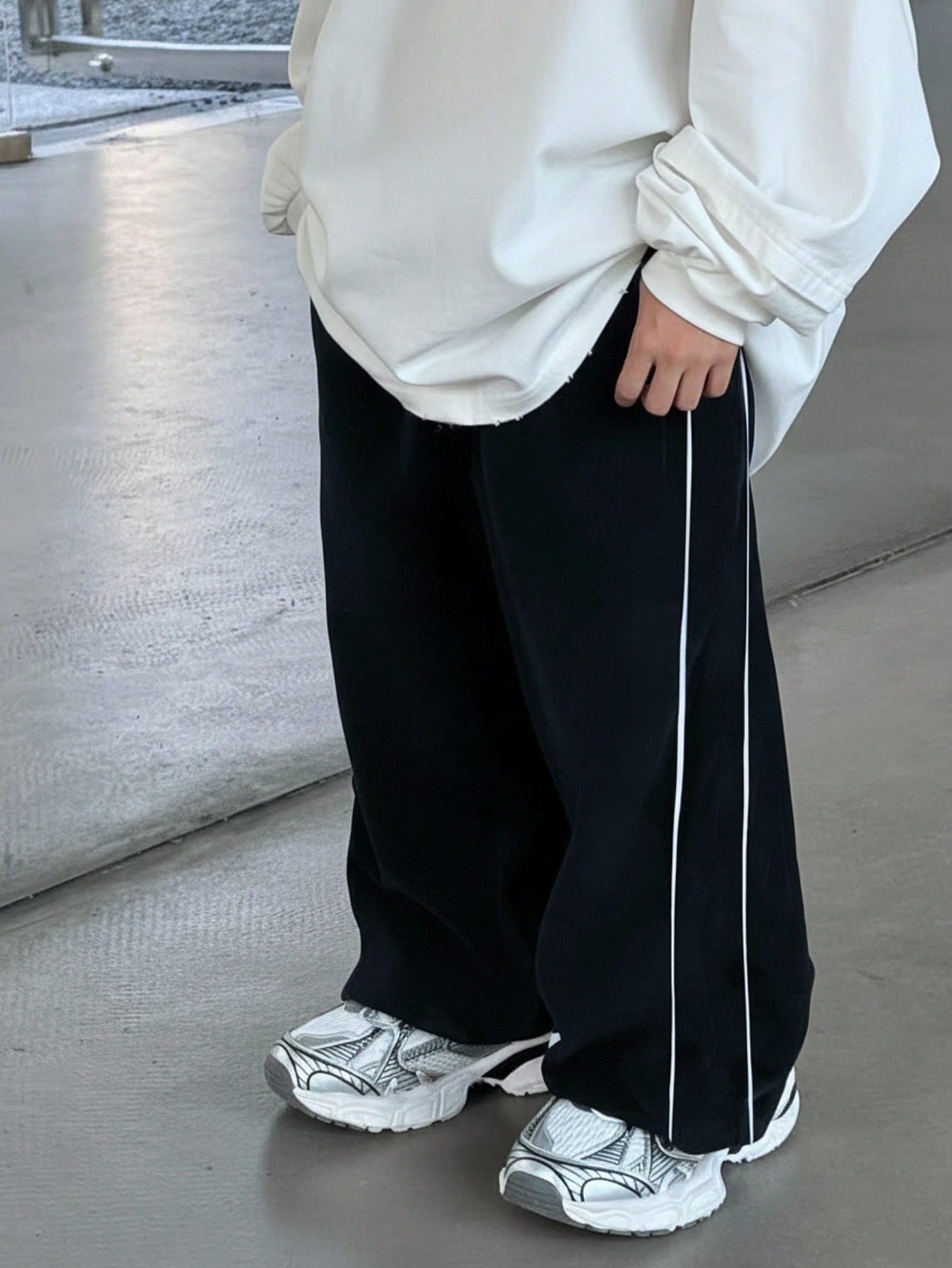 SHEIN 1pc Young Boys' Casual Sports Pants,Straight Leg,Soft & Comfortable,With Drawstring Decoration,Suitable For Daily Wear,School,Outdoor,All Season