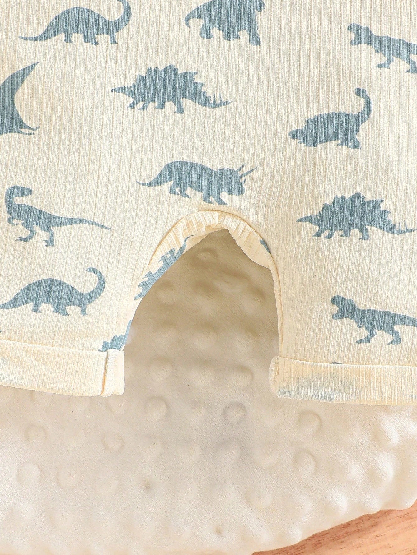 SHEIN Baby Boy Summer Set - Stylish Casual Solid Color Short Sleeve T-Shirt And Cute Dinosaur Overalls