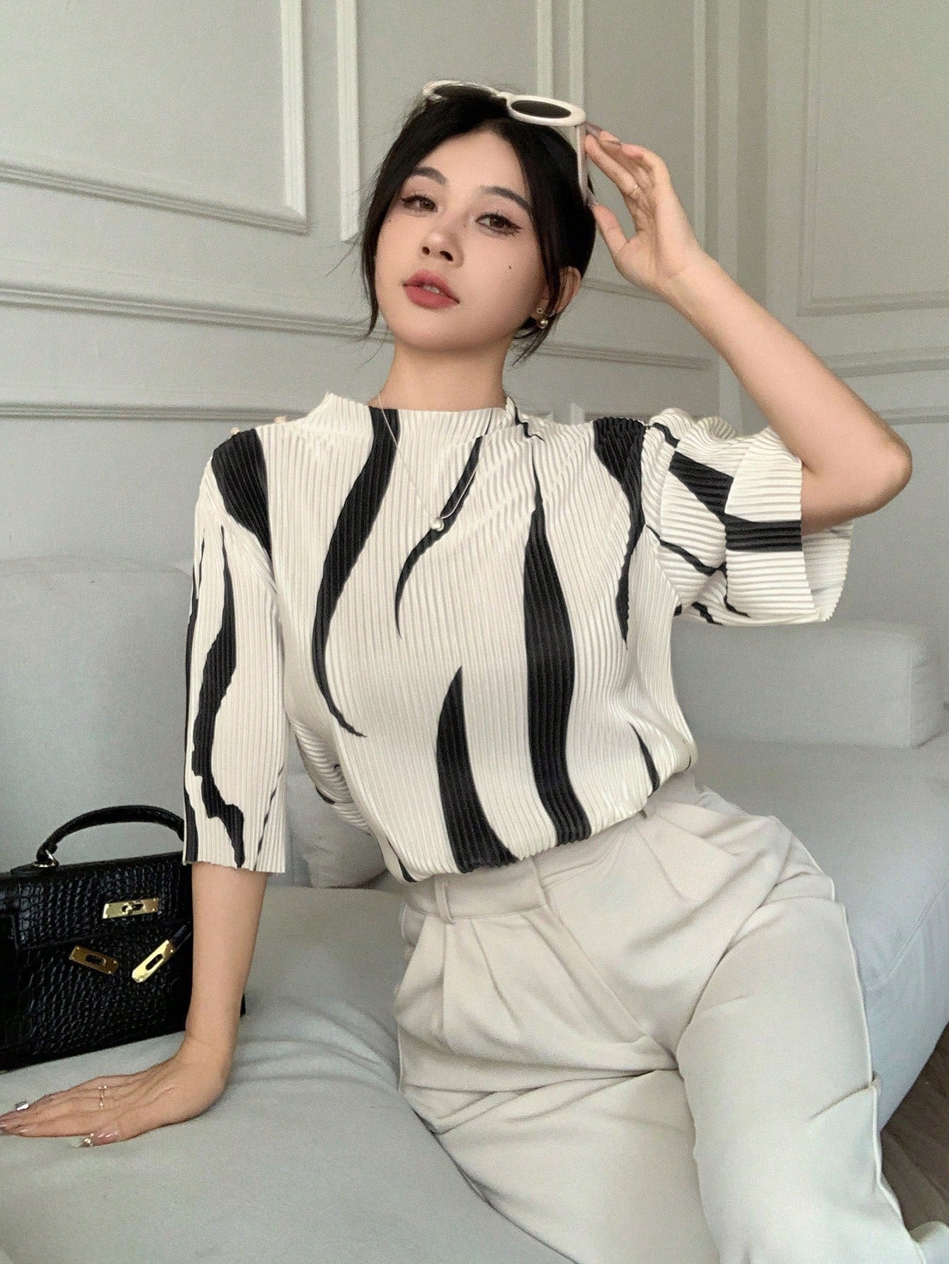  | SHEIN Calvaya Asymmetrical Print Stand Collar Pleated Slim Fit Women's Short Sleeve T-Shirt | T-shirt | Shein | OneHub