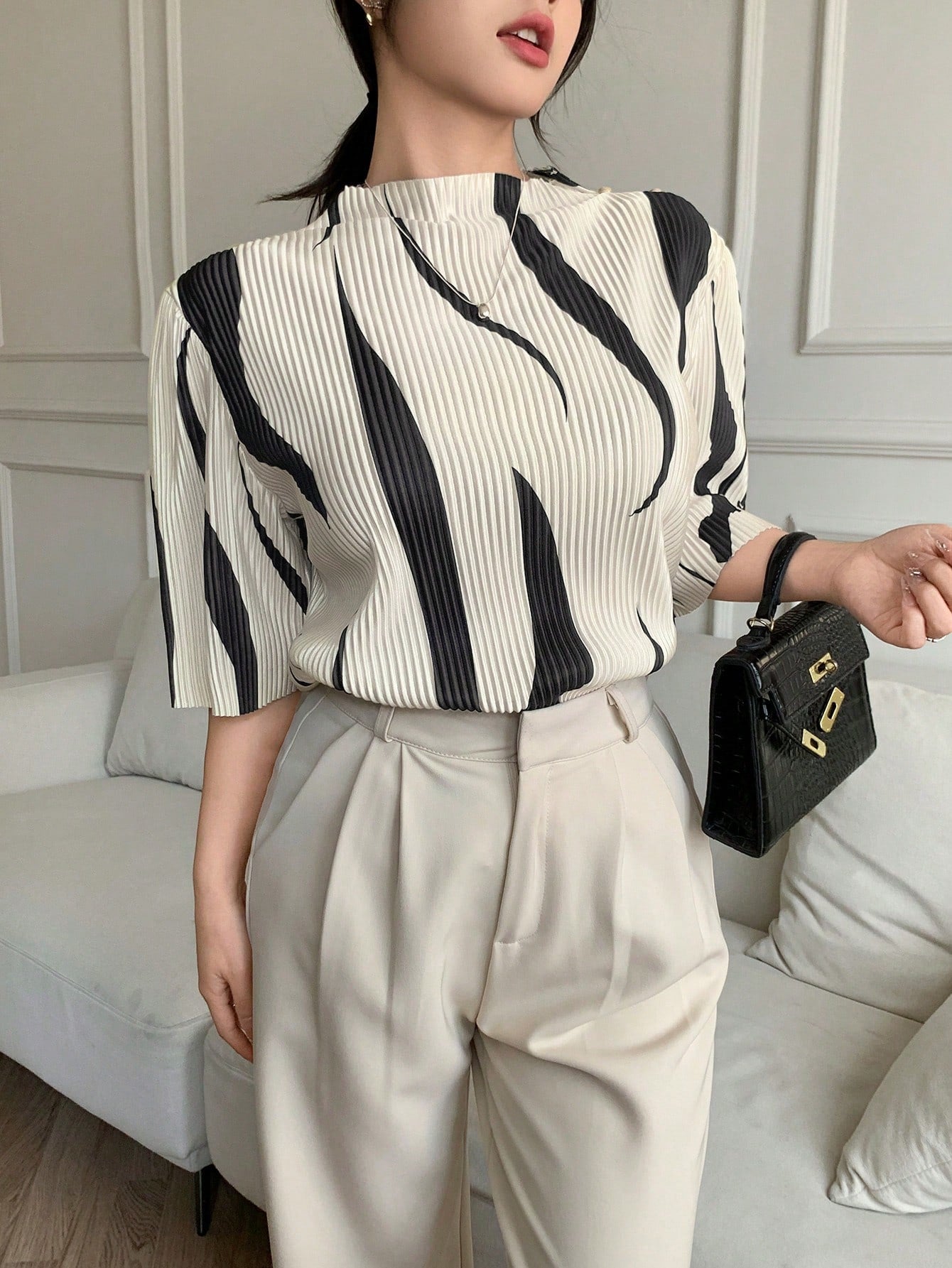  | SHEIN Calvaya Asymmetrical Print Stand Collar Pleated Slim Fit Women's Short Sleeve T-Shirt | T-shirt | Shein | OneHub