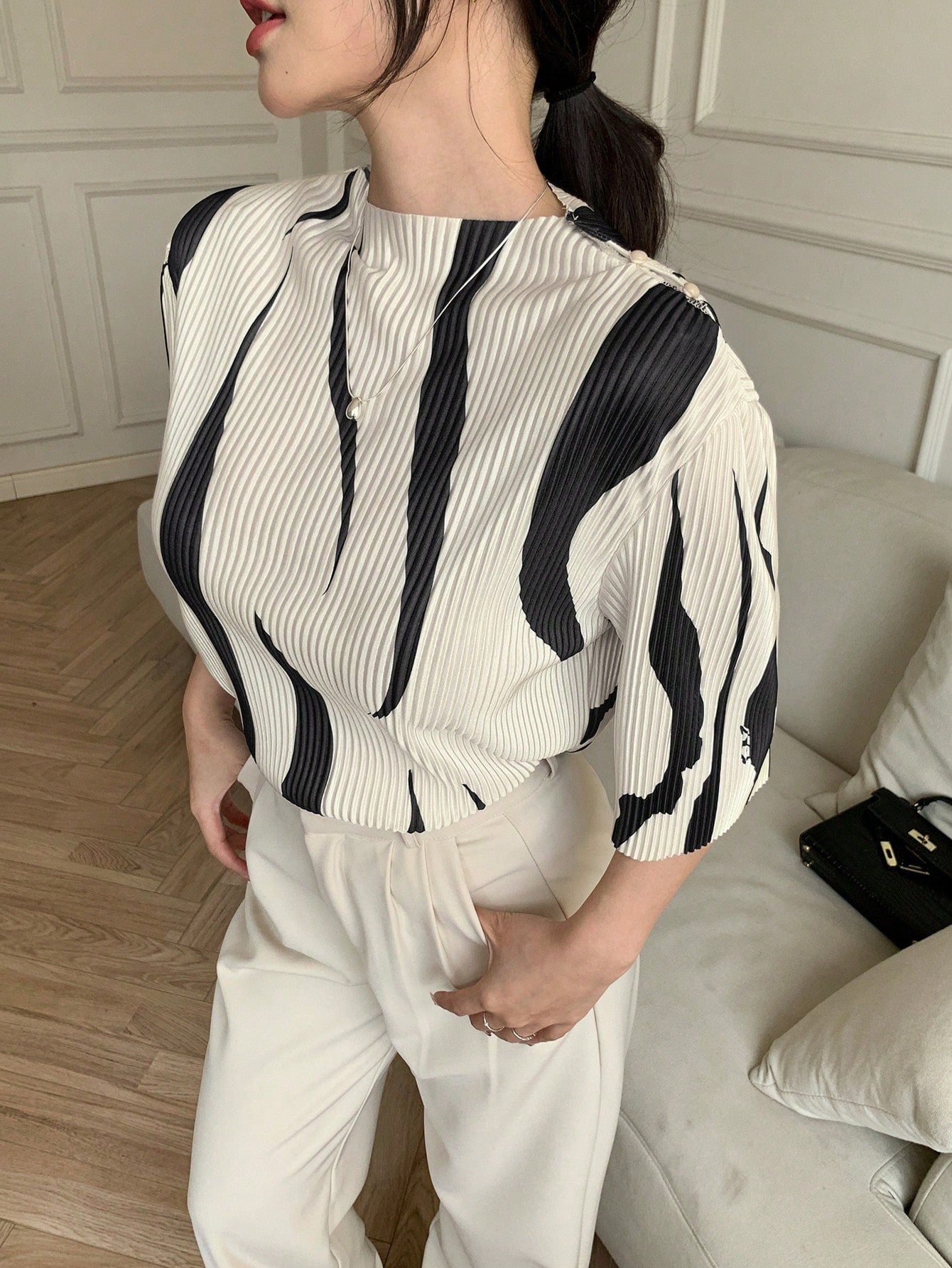  | SHEIN Calvaya Asymmetrical Print Stand Collar Pleated Slim Fit Women's Short Sleeve T-Shirt | T-shirt | Shein | OneHub