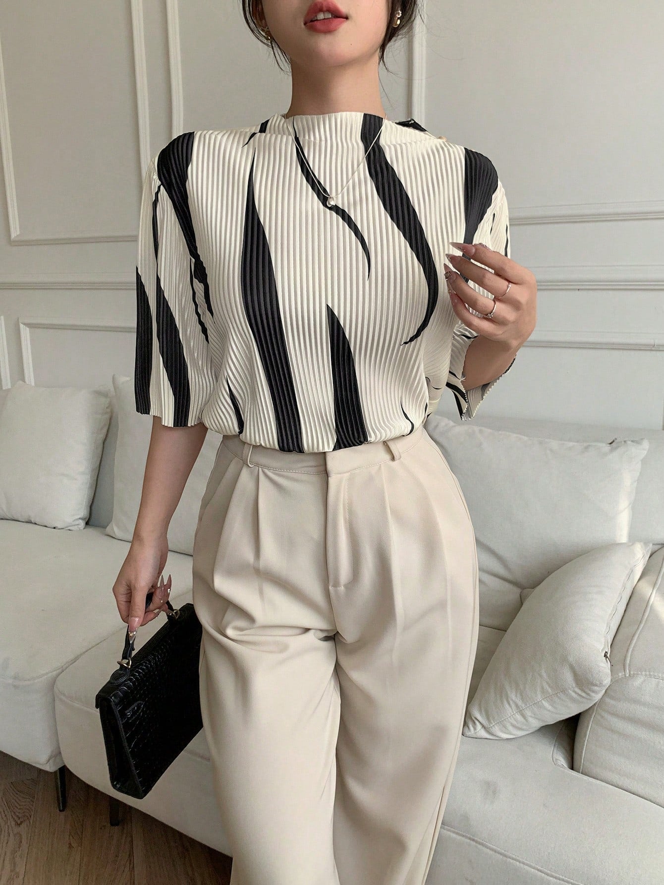  | SHEIN Calvaya Asymmetrical Print Stand Collar Pleated Slim Fit Women's Short Sleeve T-Shirt | T-shirt | Shein | OneHub