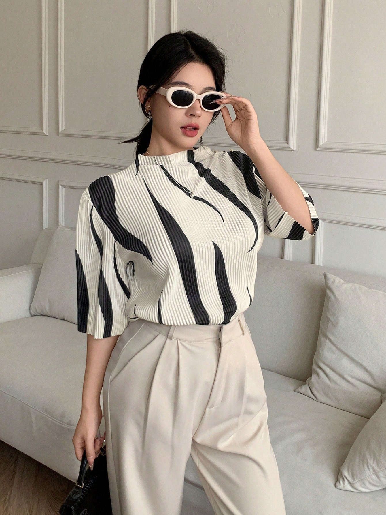  | SHEIN Calvaya Asymmetrical Print Stand Collar Pleated Slim Fit Women's Short Sleeve T-Shirt | T-shirt | Shein | OneHub