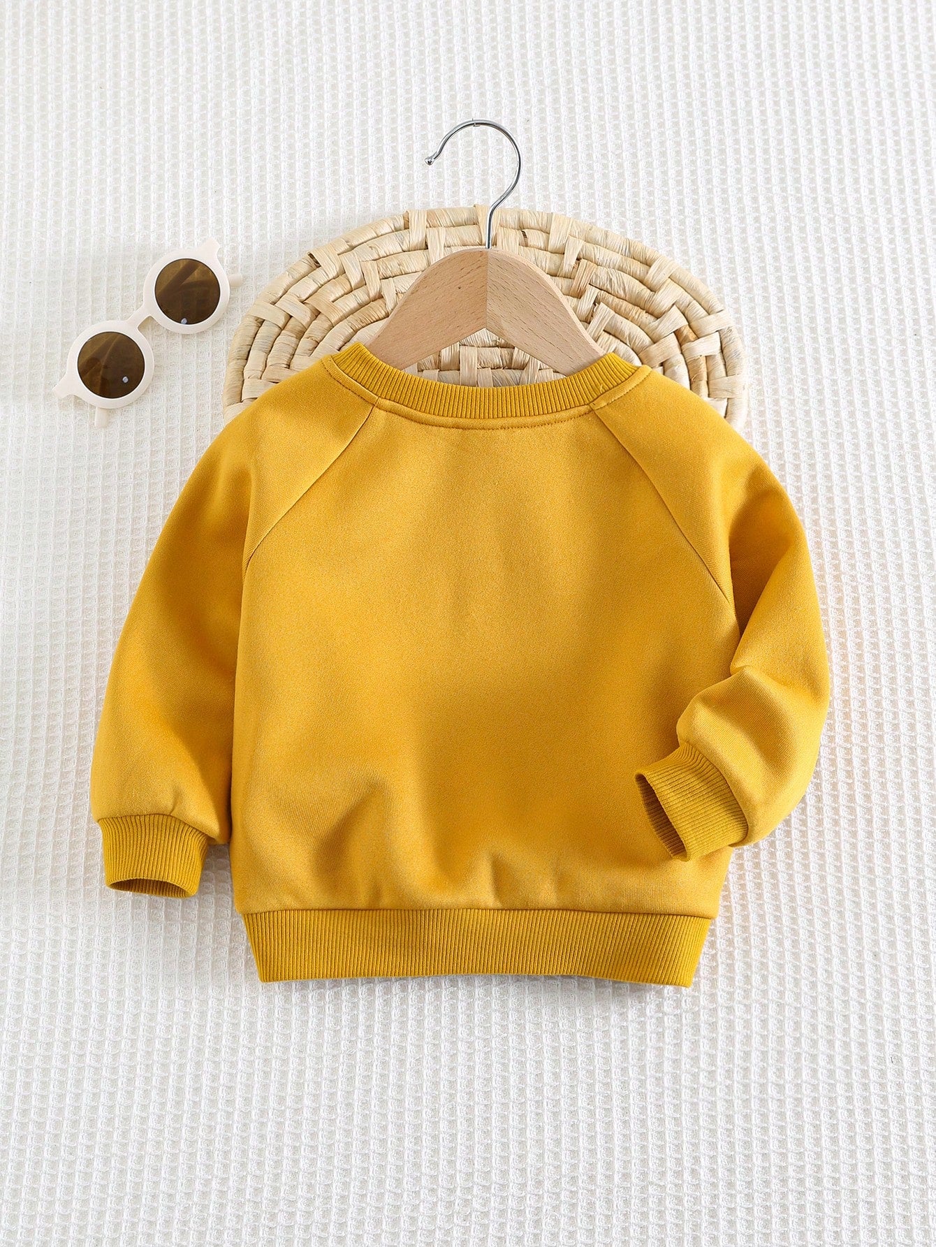 SHEIN Cozy Pixies Baby Boy Cartoon Lion Pattern Raglan 3D Ear Crew Neck Pullover Sweatshirt,In Fall/Winter