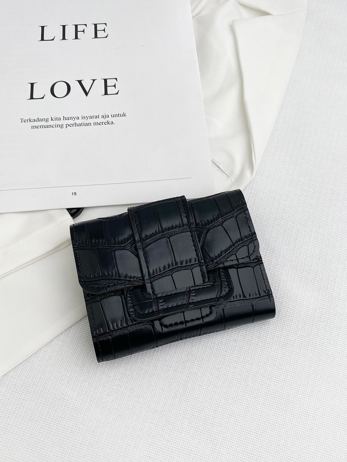  | SHEIN Crocodile Embossed Flap Small Wallet Coin Pocket Small Purse ID Window Bifold Women Wallet | Wallet | Shein | OneHub