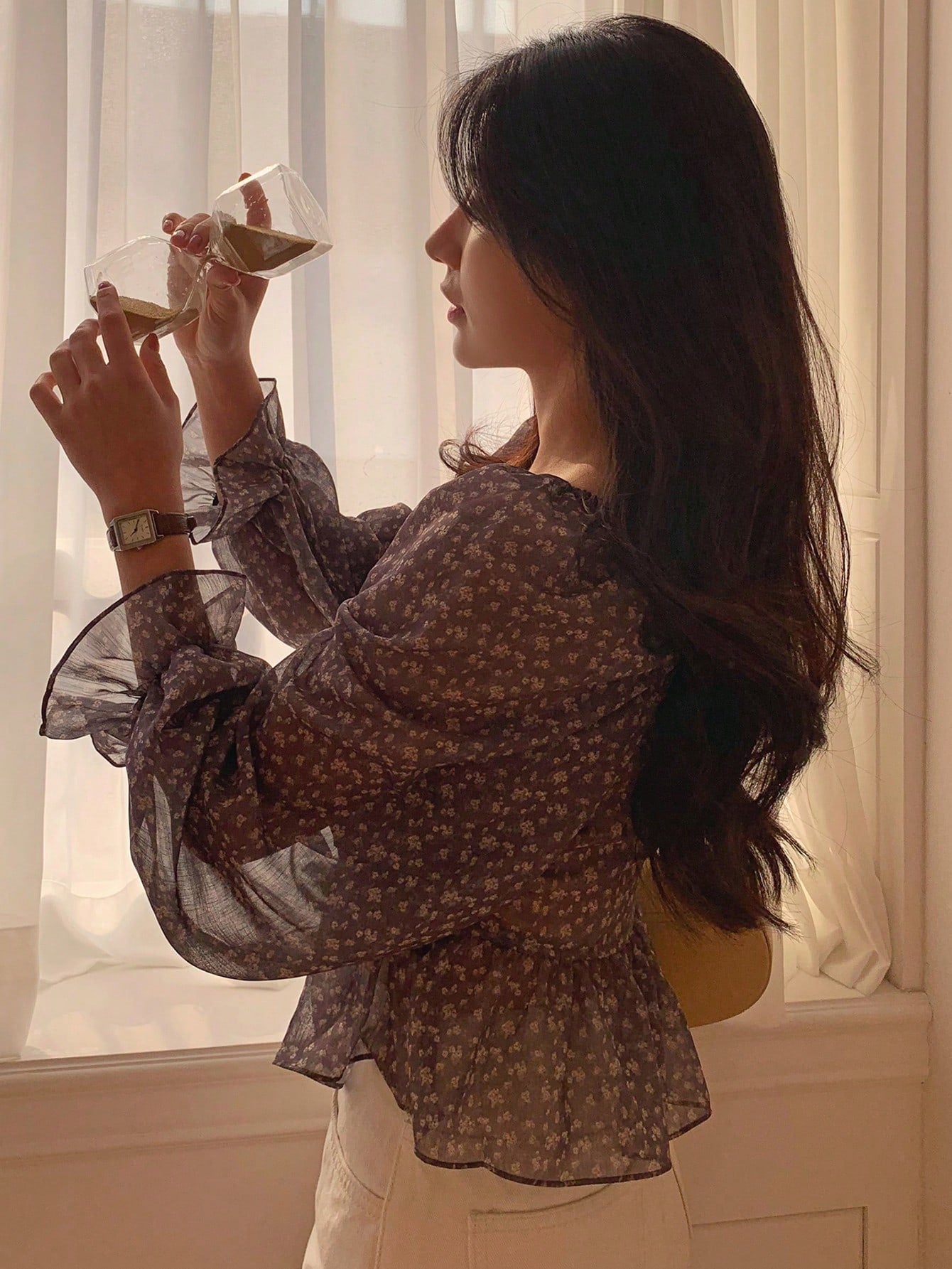 SHEIN DAZY Women's Ditsy Floral Ruffle Hem Fashionable Short Long Sleeve Blouse