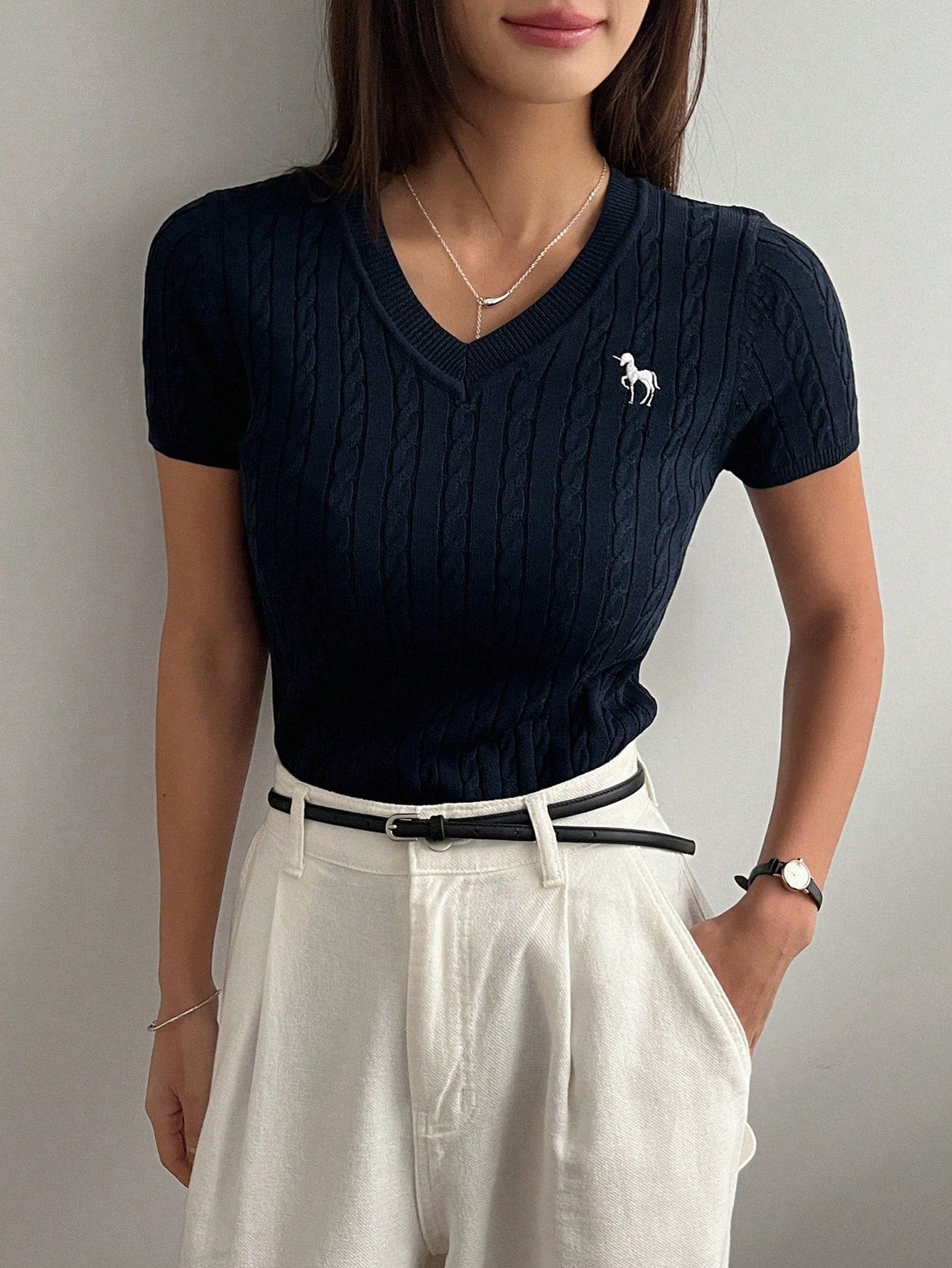 SHEIN DAZY Women's Embroidery Pattern Slim Fit V-Neck Short Sleeve Knitted Top, Suitable For Spring And Summer