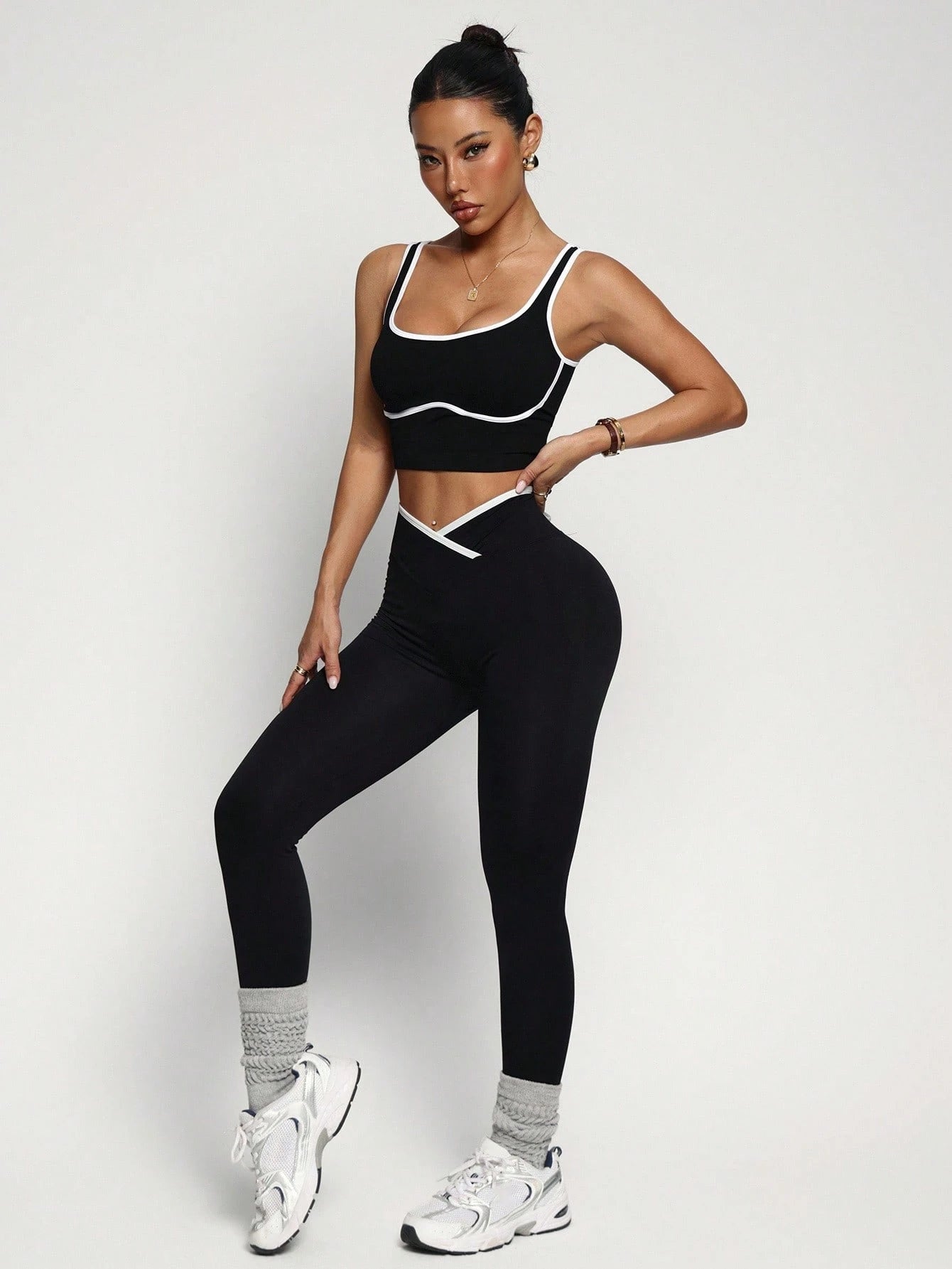 SHEIN Dewbera Women's Yoga Colorblock Seamless Sports Set