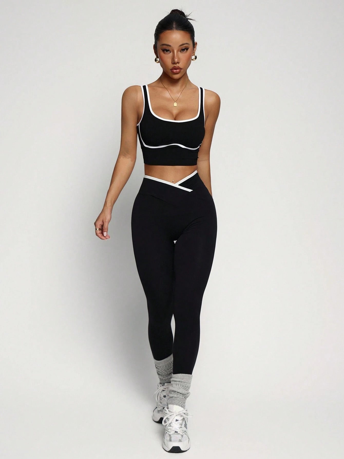 SHEIN Dewbera Women's Yoga Colorblock Seamless Sports Set