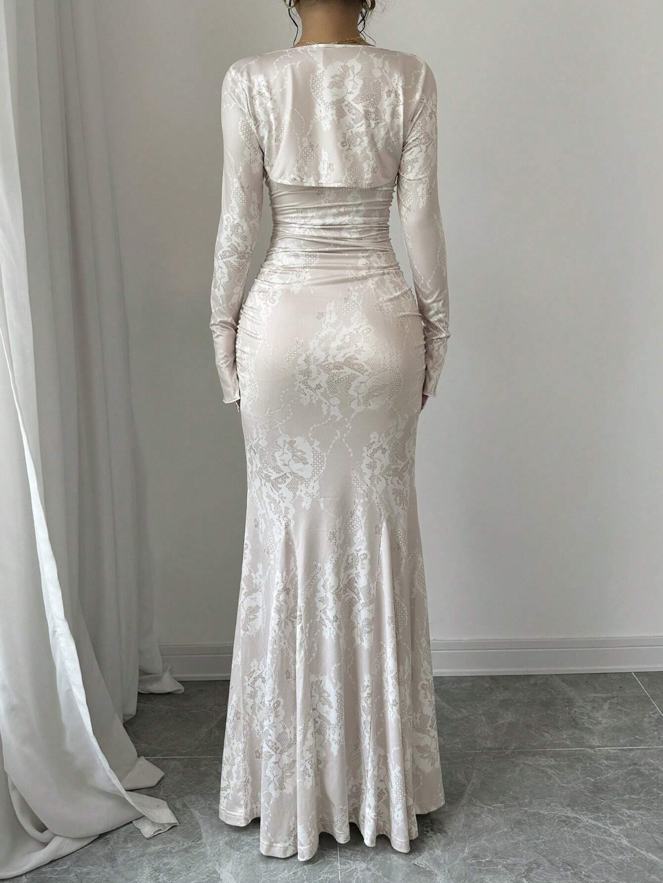 SHEIN Elenzga 2pcs Women's Faux Lace Spaghetti Strap Dress With Capelet, Randomly Cut