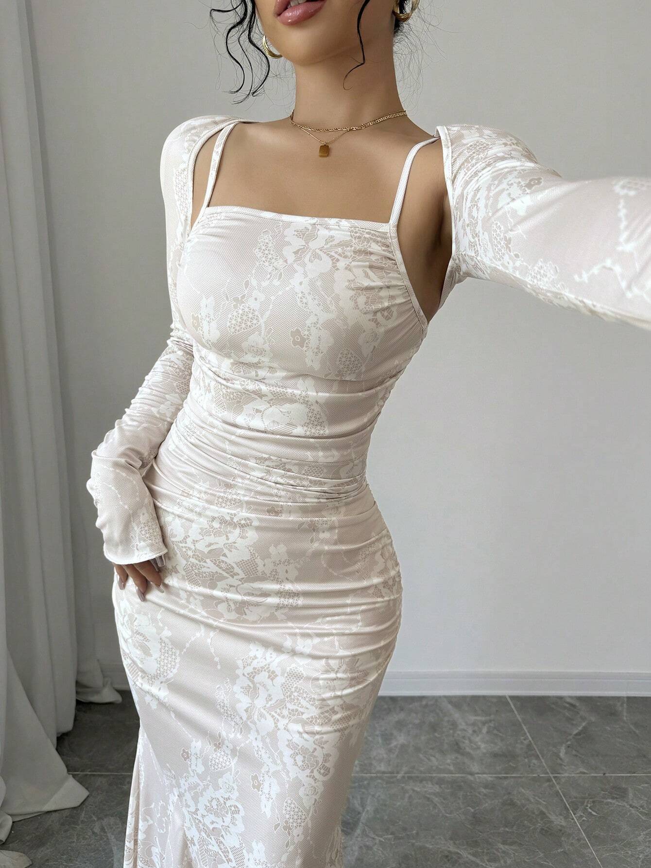 SHEIN Elenzga 2pcs Women's Faux Lace Spaghetti Strap Dress With Capelet, Randomly Cut