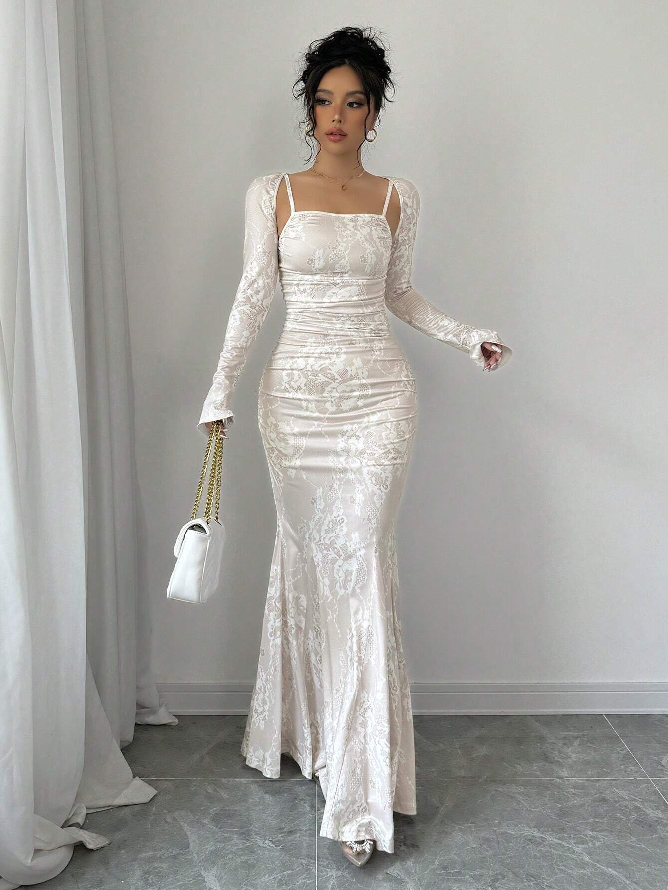 SHEIN Elenzga 2pcs Women's Faux Lace Spaghetti Strap Dress With Capelet, Randomly Cut