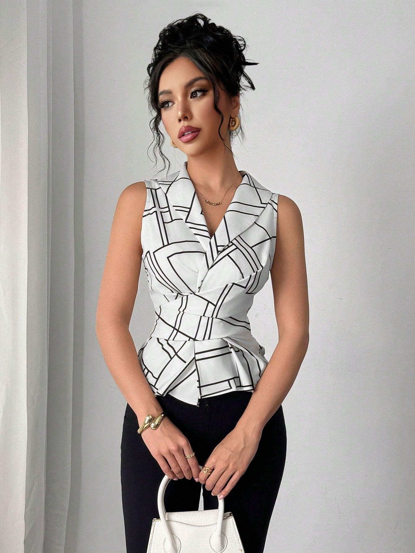 SHEIN Elenzga Elegant Geometric Print Collared, Ruched Sleeveless Blouse