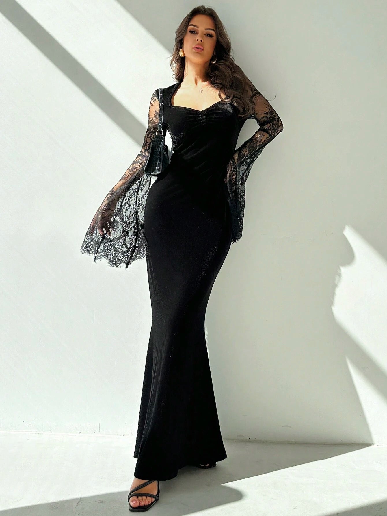 SHEIN Firerie Gothic Style Sweetheart Neck Lace Flare Sleeve Velvet Fit And Flare Dress, Elegant Sexy For Halloween Party