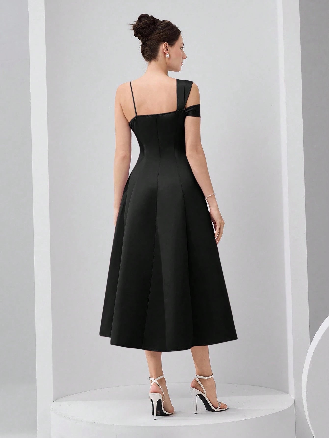 SHEIN Modelyn Women's Solid Color Asymmetric Neck Pleated Elegant Dress,Black Dresses Classy Elegant