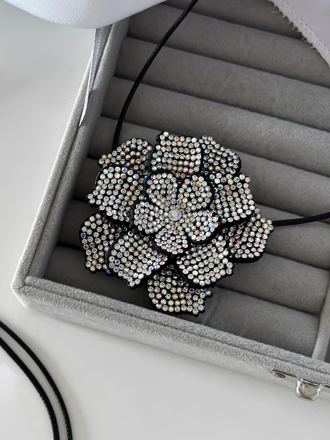  | SHEIN Rhinestone Flower Decor Necklace | Necklace | Shein | OneHub