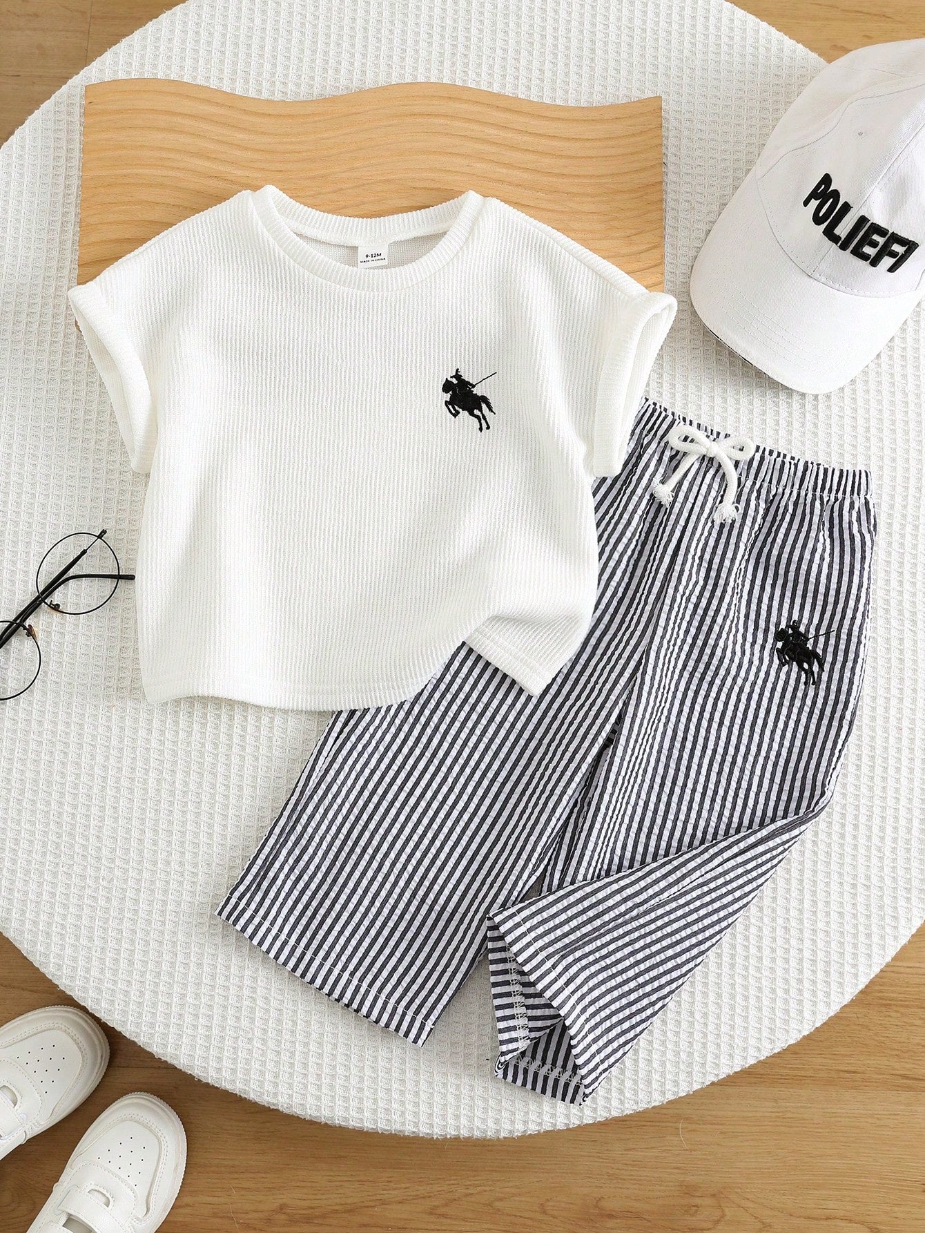 SHEIN 2pcs/Set Baby Boy Baby Girl Unisex Baby Clothes Summer Short Sleeve Letter T-Shirt Top & Flared Wide Leg Pants Outfit, Infant Set, Summer Set, Autumn Set, Holiday Set