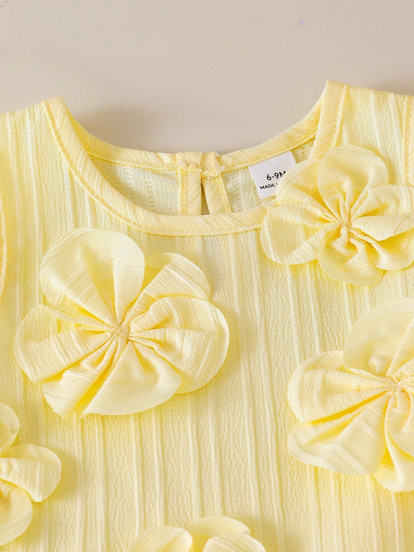SHEIN 2pcs/Set Baby Girl Unisex Fashion Cute 3D Floral Decor Sleeveless Top And Shorts Set, Suitable For Daily Wear, Vacation, Spring/Summer Girls Summer Coord Set Toddlers Girls Clothes