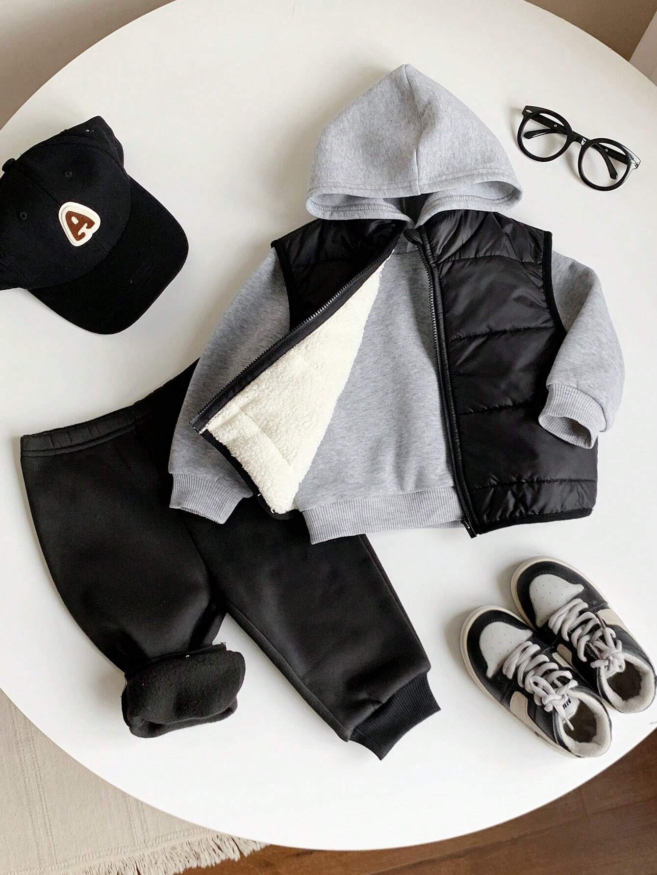  | SHEIN 3pcs/Set Baby Boys Casual Winter Thickened Velvet Lined Black Vest With Hood | Romper | Shein | OneHub