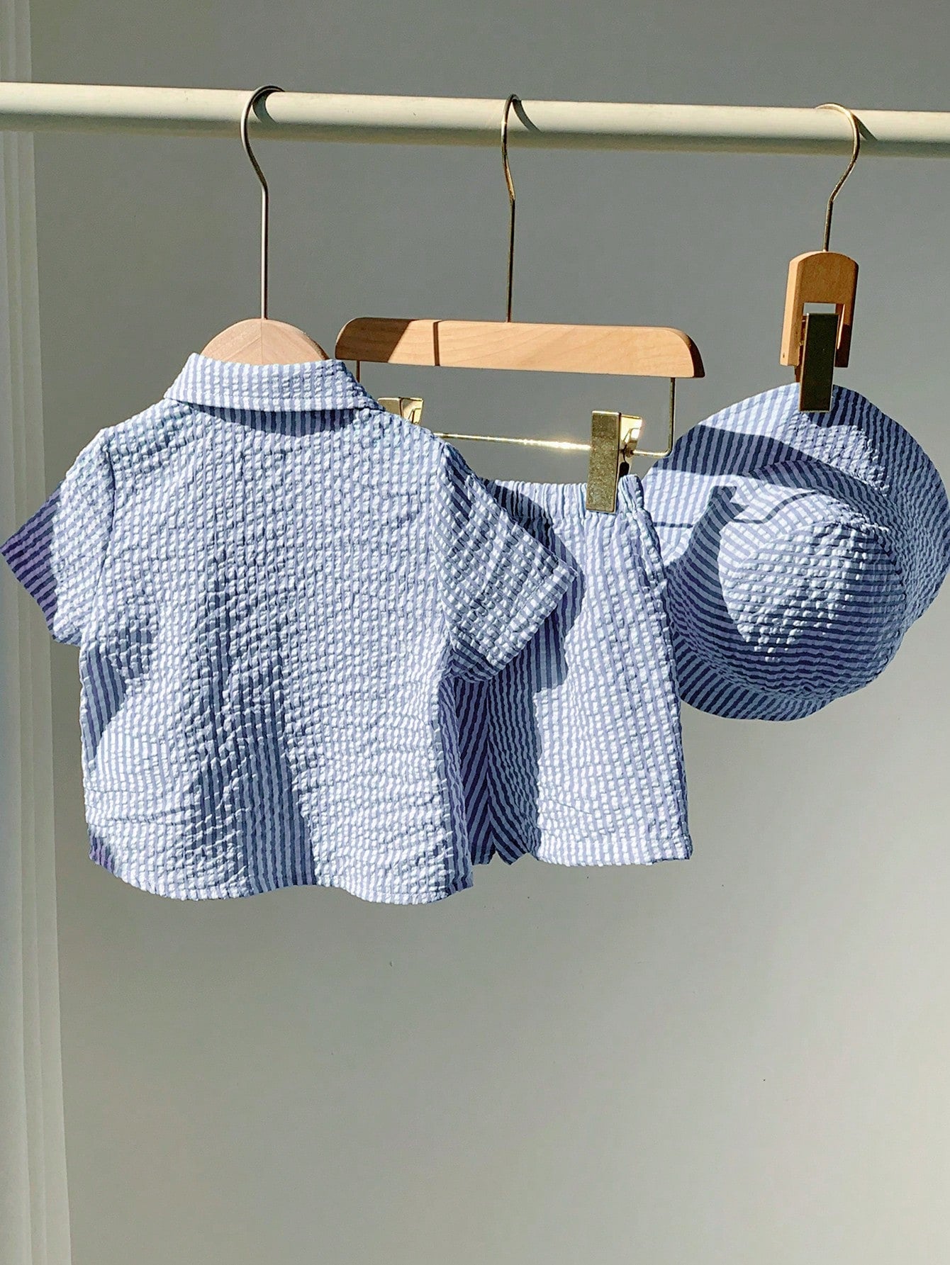 SHEIN 3pcs/Set Unisex Baby Boy/Girl Cute Green Striped Short Sleeve Shirt Outfit, Spring/Summer Baby Clothes, Easter Outfit
