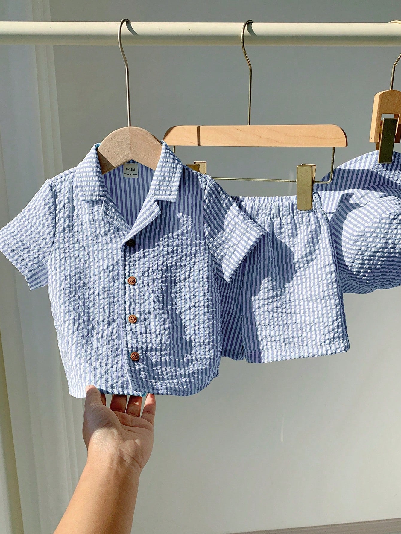 SHEIN 3pcs/Set Unisex Baby Boy/Girl Cute Green Striped Short Sleeve Shirt Outfit, Spring/Summer Baby Clothes, Easter Outfit