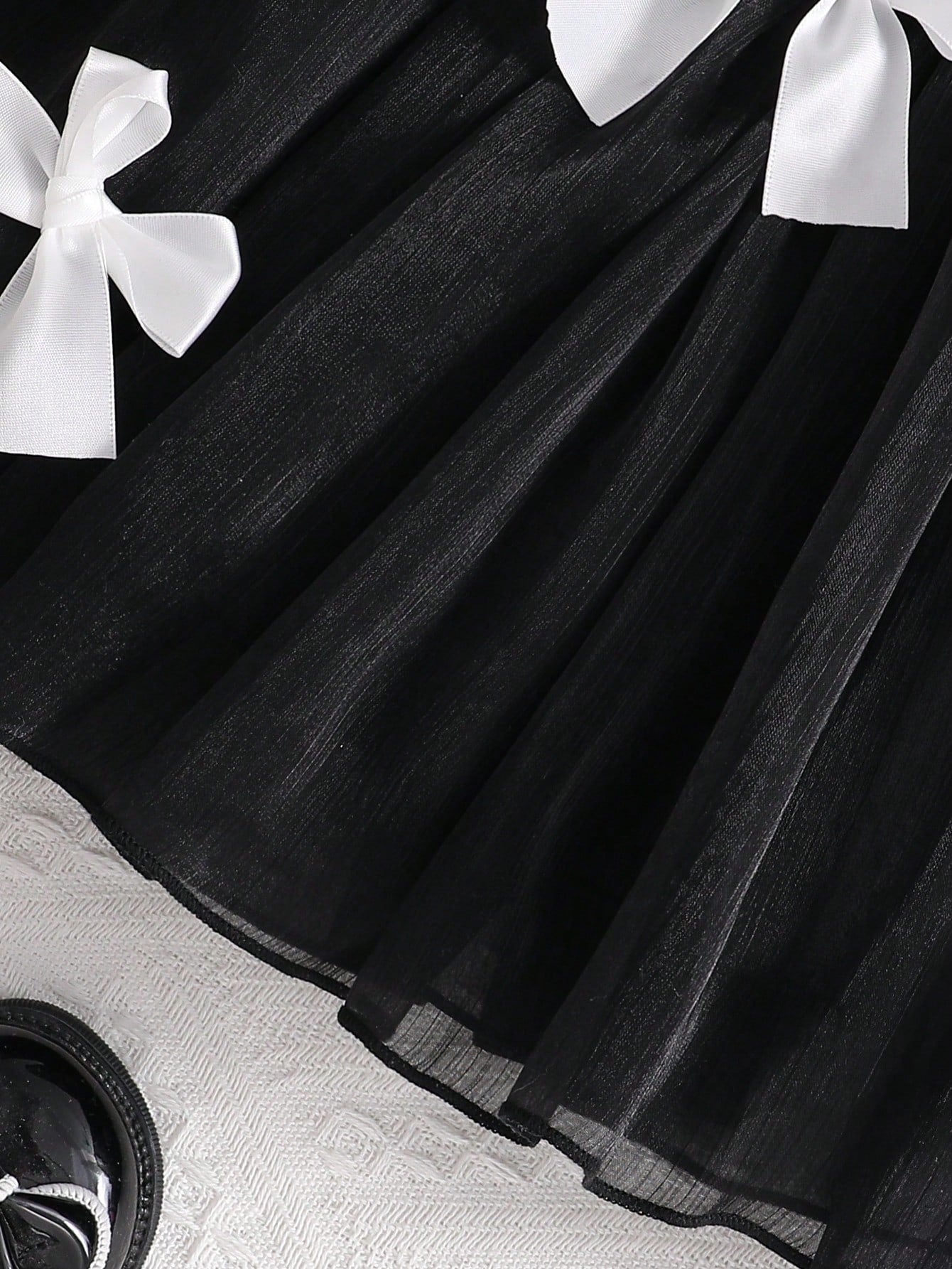 SHEIN Baby Girl Elegant Sweet Casual Black & White Dress For Spring/Summer, Combining Classic Black & White With Adorable Details Like 3D Bow & Ruffle Sleeves