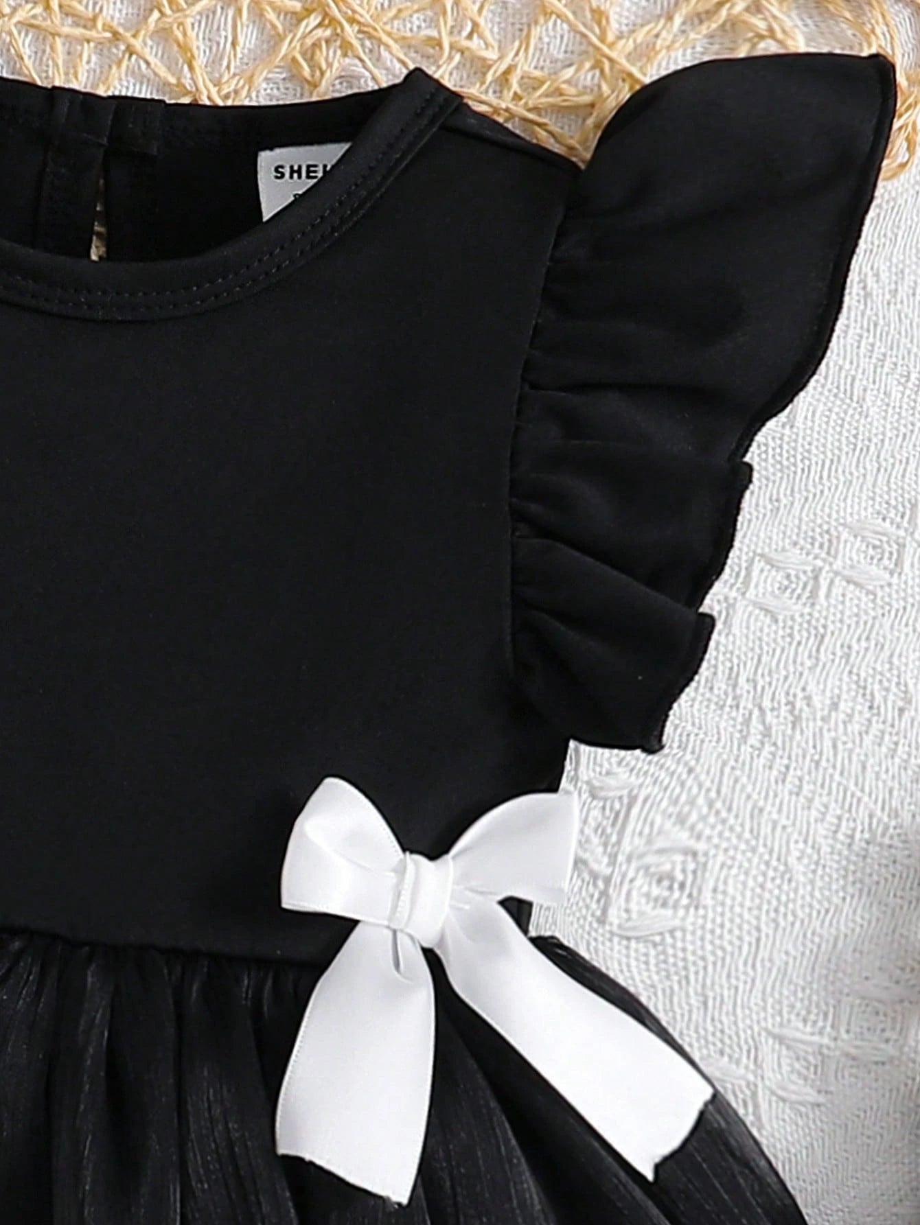 SHEIN Baby Girl Elegant Sweet Casual Black & White Dress For Spring/Summer, Combining Classic Black & White With Adorable Details Like 3D Bow & Ruffle Sleeves