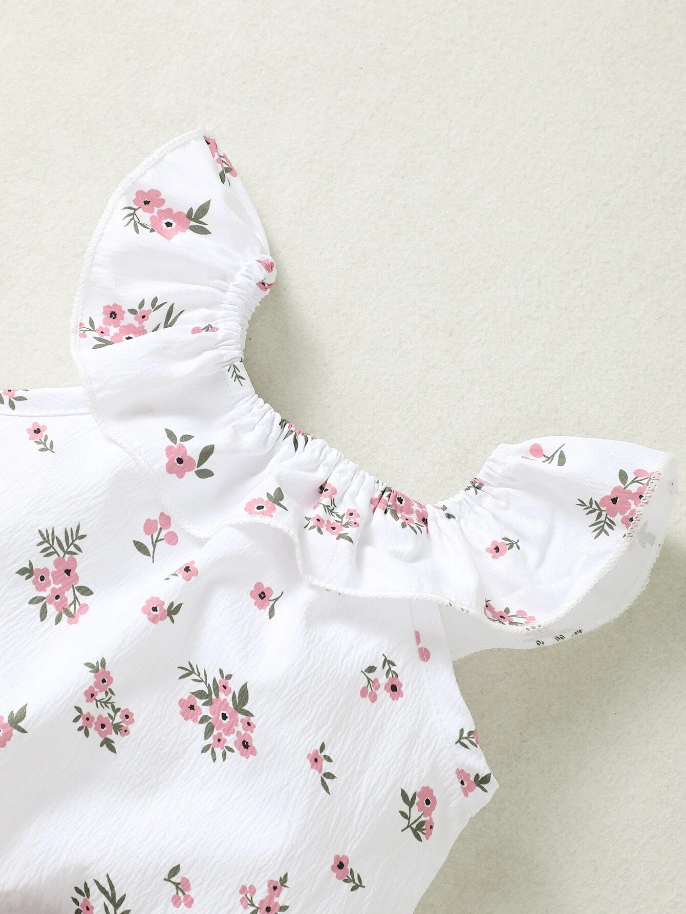  | SHEIN Baby Girl Newborn Ditsy Floral Print Ruffle Trim Top & Shorts | Dress | Shein | OneHub