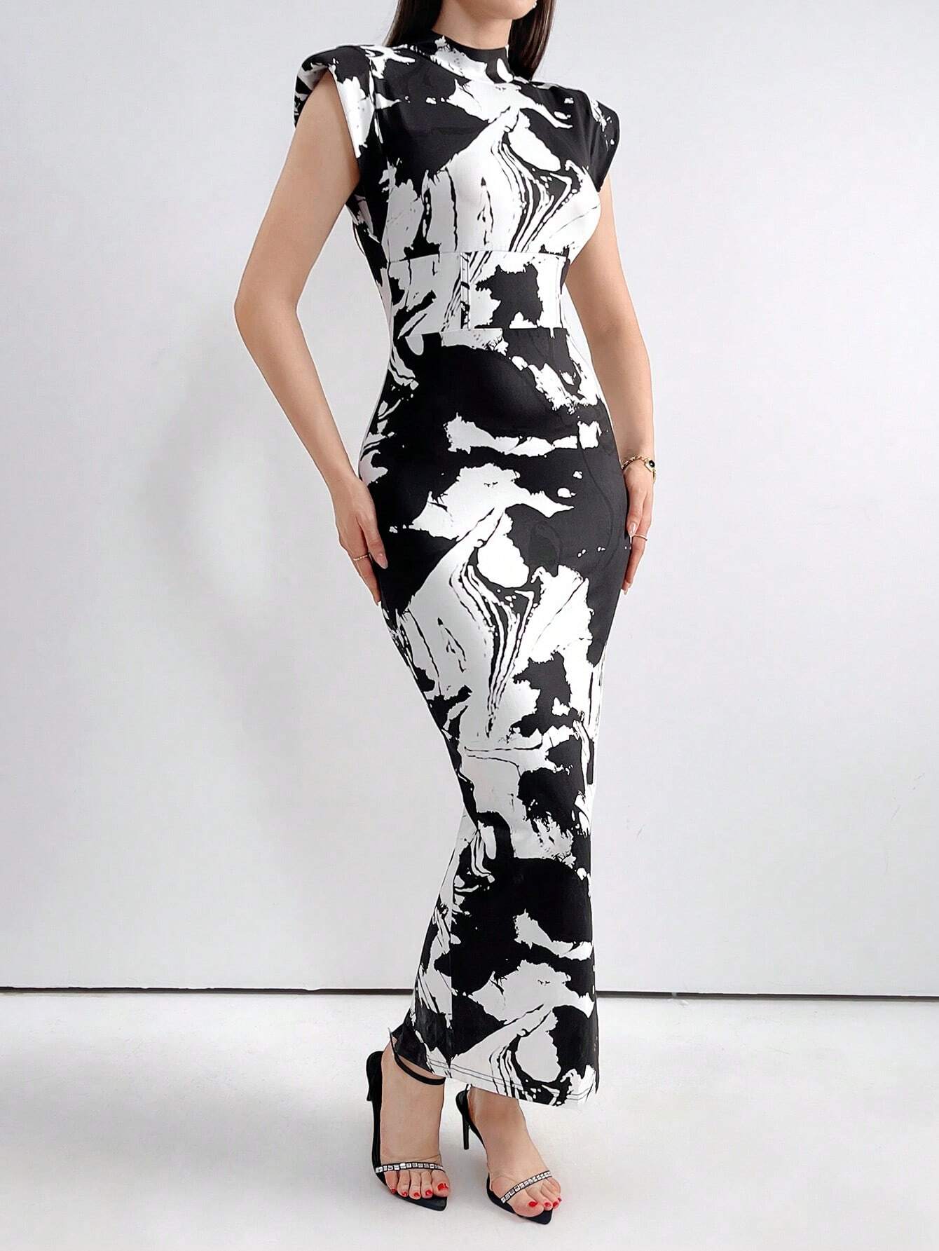  | SHEIN Modely Women's Printed Slim-Fit Arabian Robe Dress With Side Slit | Dress | Shein | OneHub