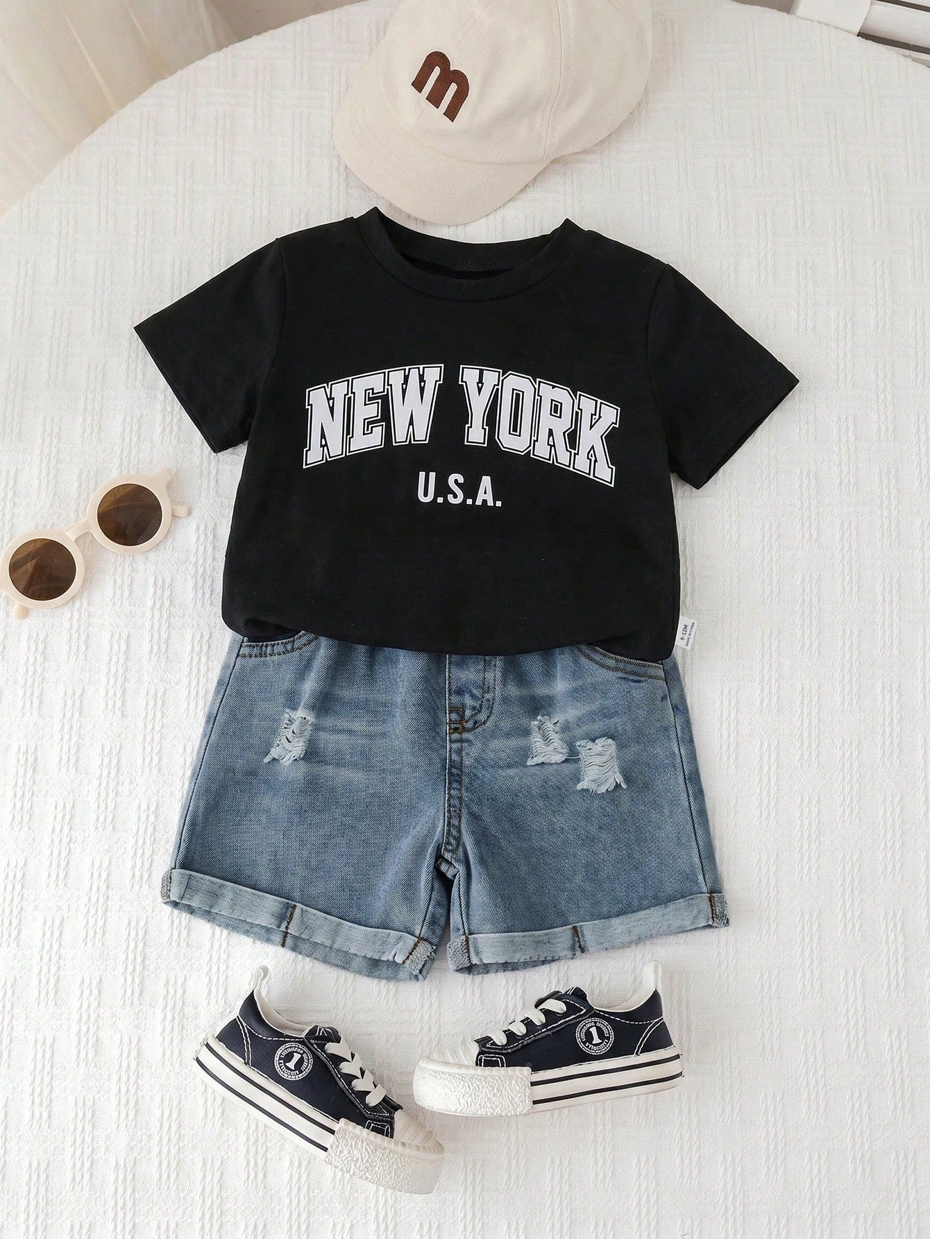 SHEIN Unisex Baby 2pcs/Set Casual Cute Slogan Graphic Short Sleeve T-Shirt And Distressed Denim Shorts Set, Baby Outfit, Streetwear