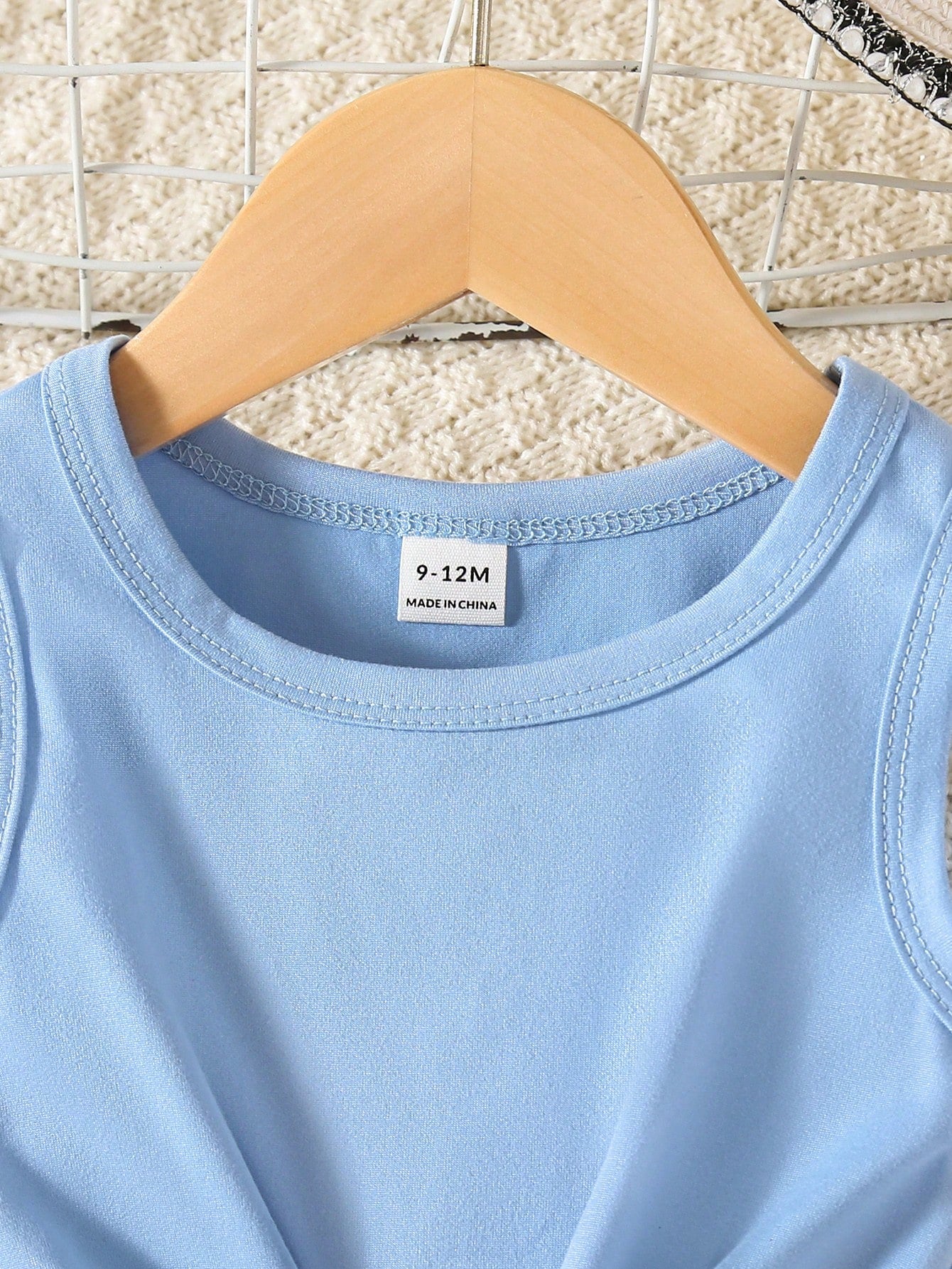 SHEIN Vintaside Kids Baby Girl Blue Summer Cute Vacation Holiday Retro Plant Print Sleeveless Tank Top And Shorts Set Knotted Jacquard Round-Neck Bow Shorts 2pcs Outfit