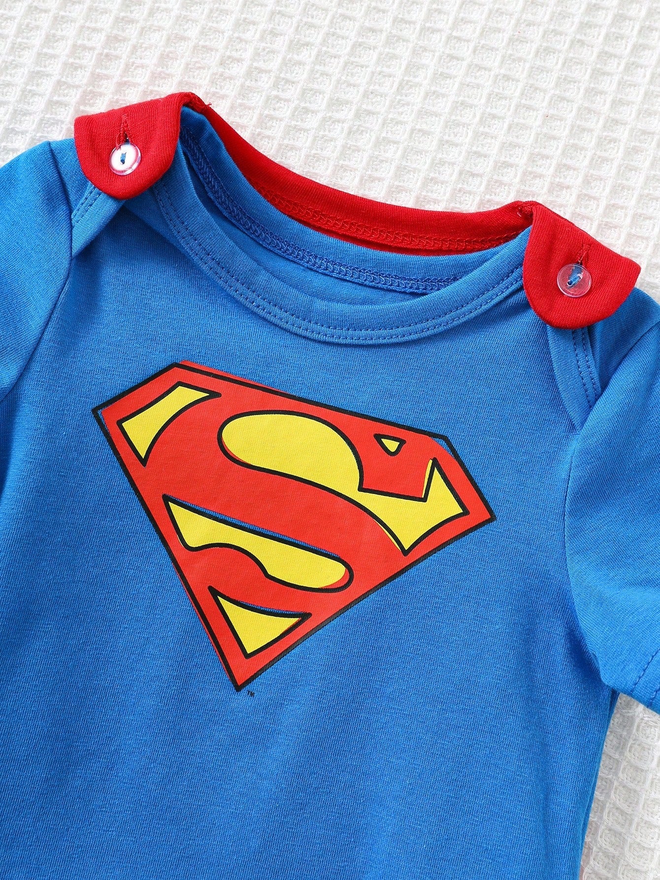 SHEIN SUPERMAN X Cozy Pixies Newborn Baby Boy Graphic Round Neck Short Sleeve Bodysuit&Solid Color Cape 2pcs Set Superhero Cartoon Clothes Character