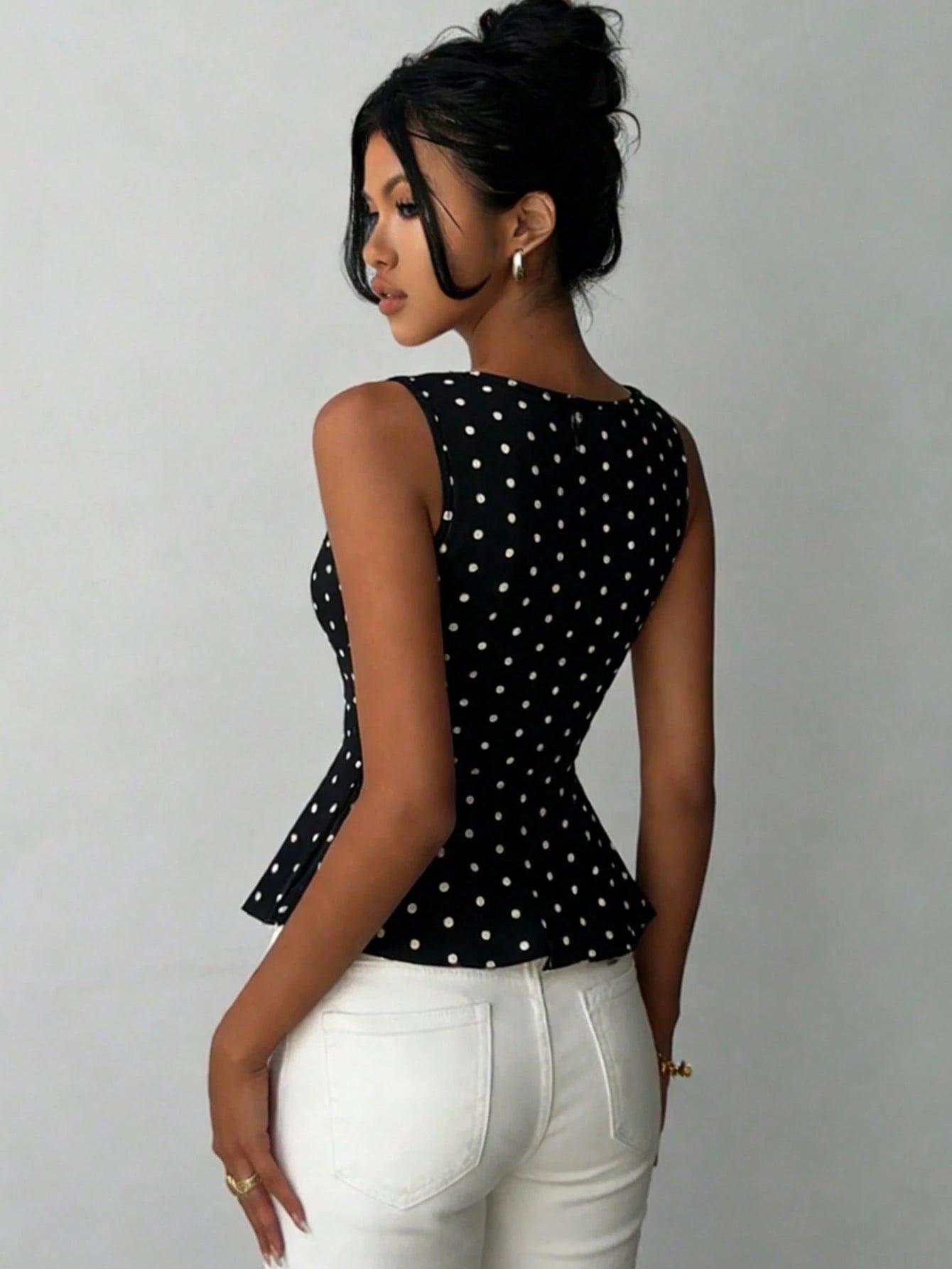 SHEIN Women's New Polka Dot Sleeveless Woven Top, Square Neck Tank Top Summer Casual Black