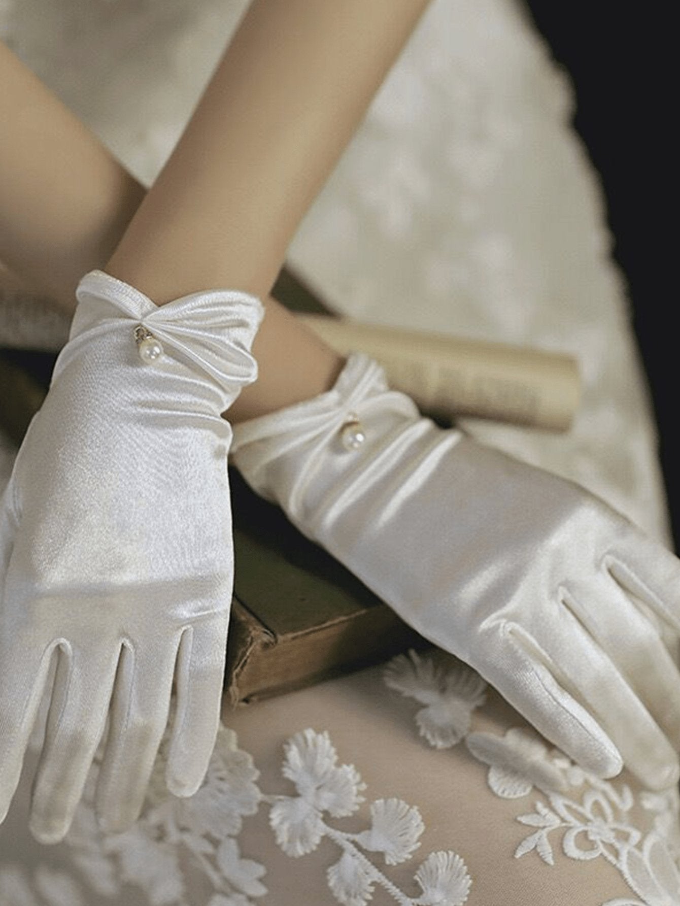  | SHEIN 1pair Women's French Vintage Style White Pearl Gloves, Thin Section Sunscreen Party Satin Gloves For Women | Gloves | Shein | OneHub